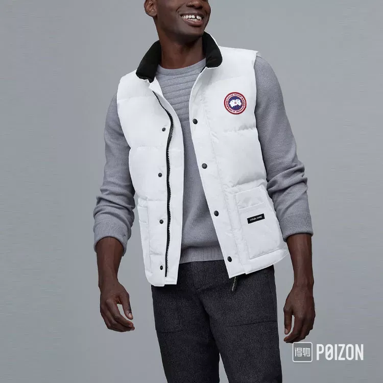 P340 Canada Goose Canada Goose#Freestyle Crew 4154M Men’s and Women’s Vest Down# ➖ Genuine synchronous anti-counterfeiting chip sensor! ➖ Imported Behringer embroidery machine to customize 10,000-needle embroidery logo! ➖ Imported 21-count polyester-cotton blended original fabric, using Feather-Light 10D waterproof coating fabric, made of 84.5% polyester fiber and 15.5% cotton, 100% the best feel in the entire network! ➖ The genuine official website uses the national standard 80 white duck down, and will never be misled by false claims such as 90 down or goose down! ➖ 100% nylon nylon lining with double double-layer sealing design to prevent velvet from running away. Top-grade polar fleece is used in the collar and pockets to keep warm and comfortable! ➖ Yoshida YKK provides original custom-made electroplated sliders. YKK two-way lockable zippers are tight and smooth and will not peel off paint! ➖ 3M composite original Velcro is durable, and all accessories and hardware are disassembled and customized! SIZE: XS S M L XL XXL [Attached: Size chart] Close